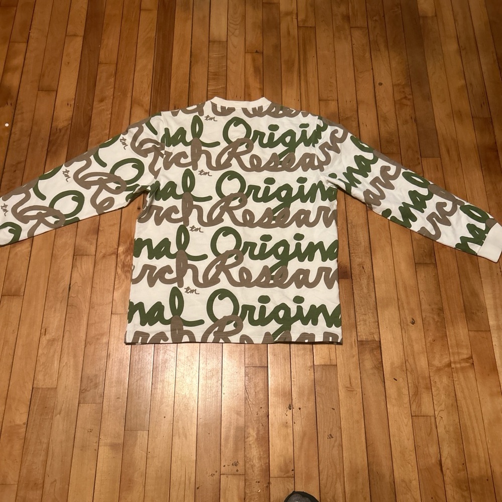 Men's White and Green Sweater
